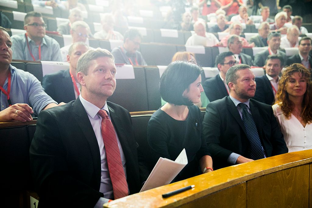 Tóth Bertalan parlamenti frakcióvezetőt választotta az MSZP tisztújító kongresszusa a párt elnökének vasárnap Budapesten. A választmány elnöke  Kunhalmi Ágnes lett az érvényes szavazatok 100 százalékával. Fotó: Horváth Péter Gyula