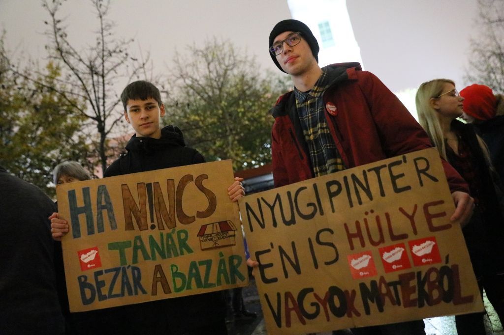 tüntetés, tanár, diak 20221118 -- fotó - Hatlaczki Balázs -- 20
