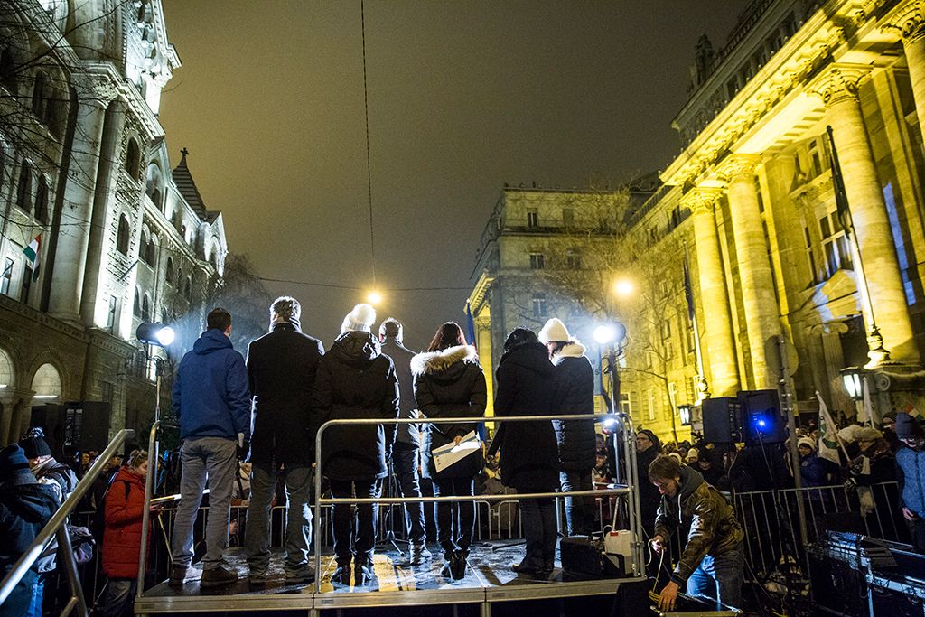 Budapest, 2019. január 23. Résztvevők az Ismeretlen tettesek tüntetése címmel meghirdetett ellenzéki demonstráción Budapesten, a Legfőbb Ügyészség épületénél 2019. január 23-án. Fotó: Horváth Péter Gyula