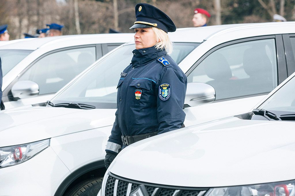 Pintér Sándor belügyminiszter a rendőrség új szolgálati autóinak átadásán a Készenléti Rendőrség központi objektumában 2018. március 23-án.Fotó: Horváth Péter Gyula