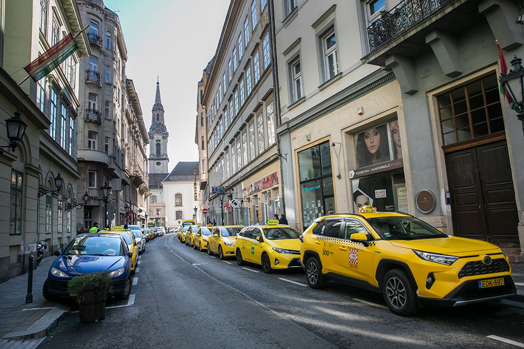 Taxis demonstráció Budapesten a városháza előtt 3-HPGy