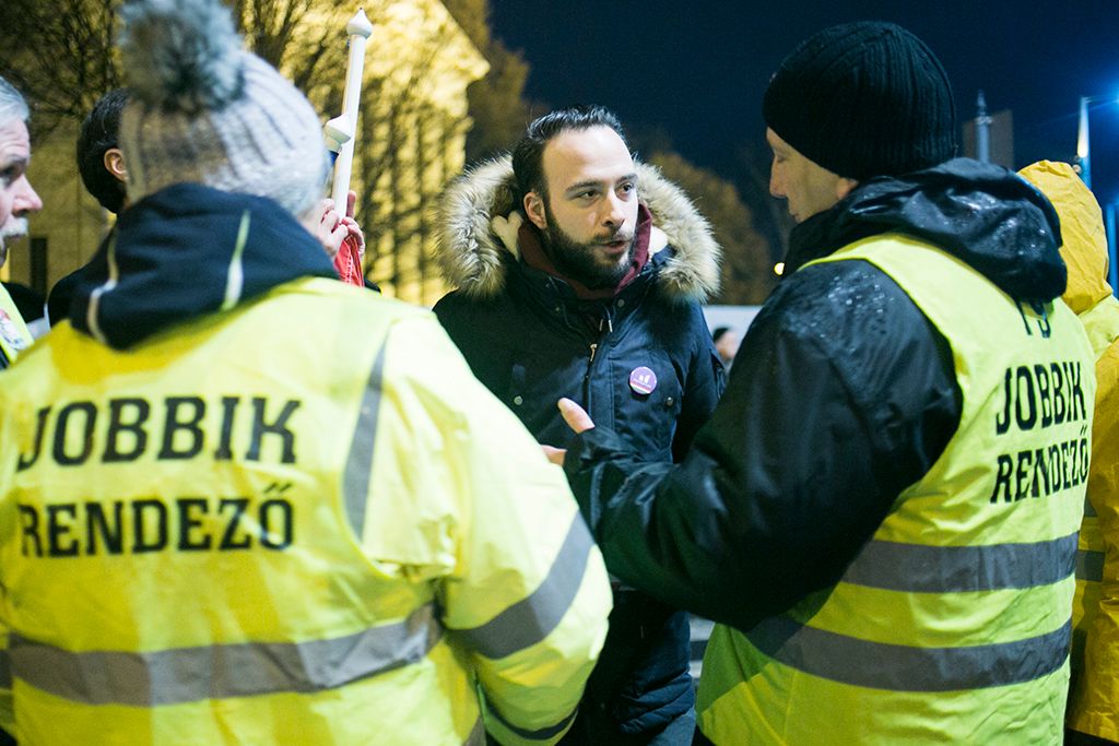Momentum Mozgalom tagjai a Jobbik tüntetésén Fotó: Horváth Péter Gyula