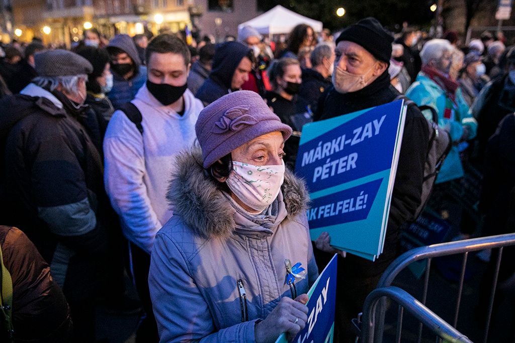 Putyin, takarodj! - Tüntetés orosz Nemzetközi Beruházási Banknál  2-HPGy