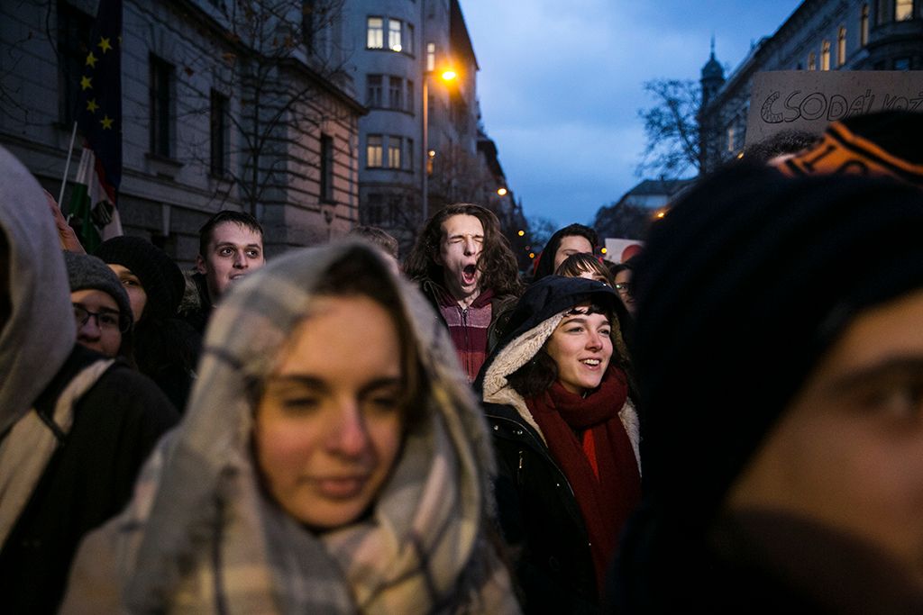 A Demonstrálj az oktatásért címmel a közösségi médiában meghirdetett tüntetés az Alkotmány utcában a Kossuth térnél 2018. január 19-én.Fotó: Horváth Péter Gyula