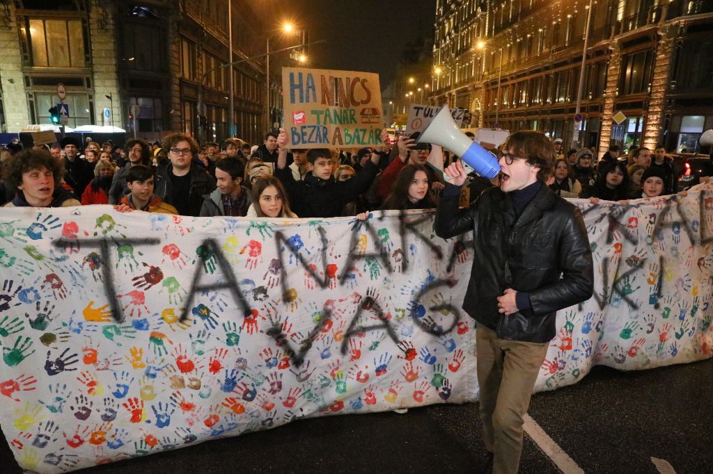 tüntetés, tanár, diak 20221118 -- fotó - Hatlaczki Balázs -- 4