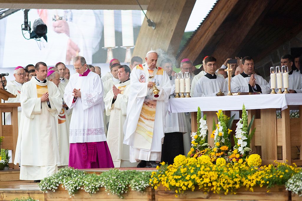 Csíksomlyó, 2019. június 1.Ferenc pápa szentmisét pontifikál a csíksomlyói hegynyeregben, Erdélyben 2019. június 1-jén. A katolikus egyházfő háromnapos pasztorális és ökumenikus apostoli látogatáson vesz részt Romániában.