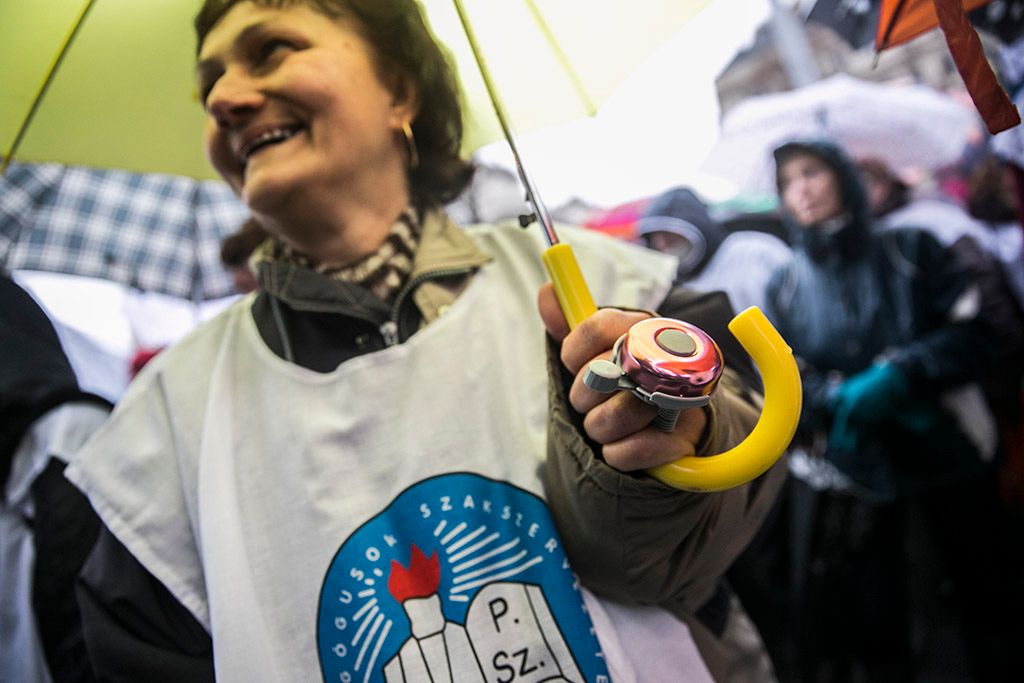Parlament előtt tüntettek a tanárok 2016.02.13. foto:Horváth Péter Gyula