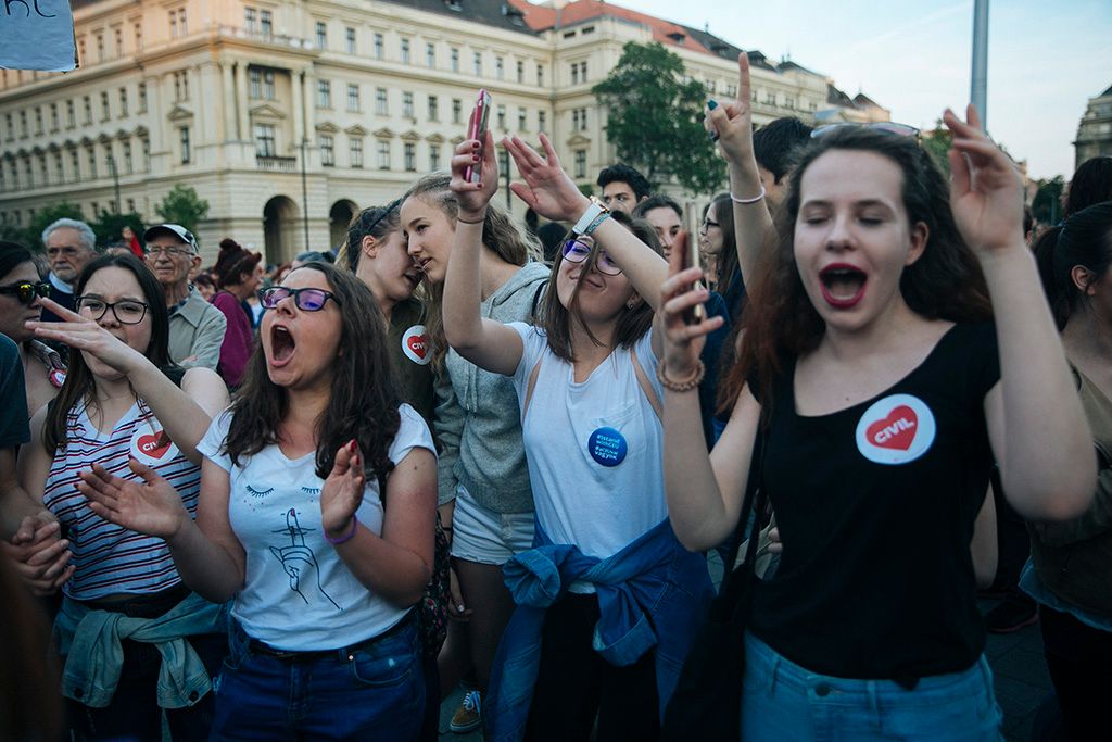 Nem maradunk csendben és az Oktatási Szabadságot Facebook-csoport Nem adjuk a jövőnk, itt maradunk! címmel megrendezett kormányellenes tüntetés Fotó: Horváth Péter Gyula