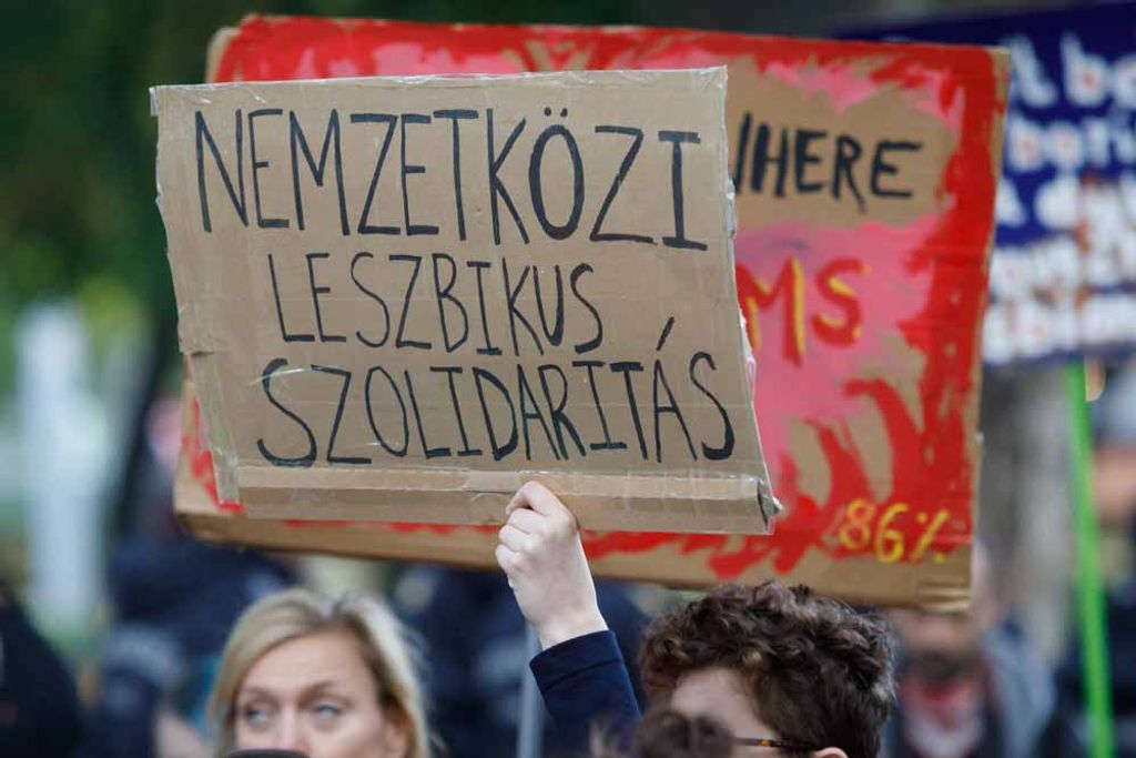 202201001 Budapest -- LMBTQ, leszbikus tüntetés // fotó: Hatlaczki Balázs