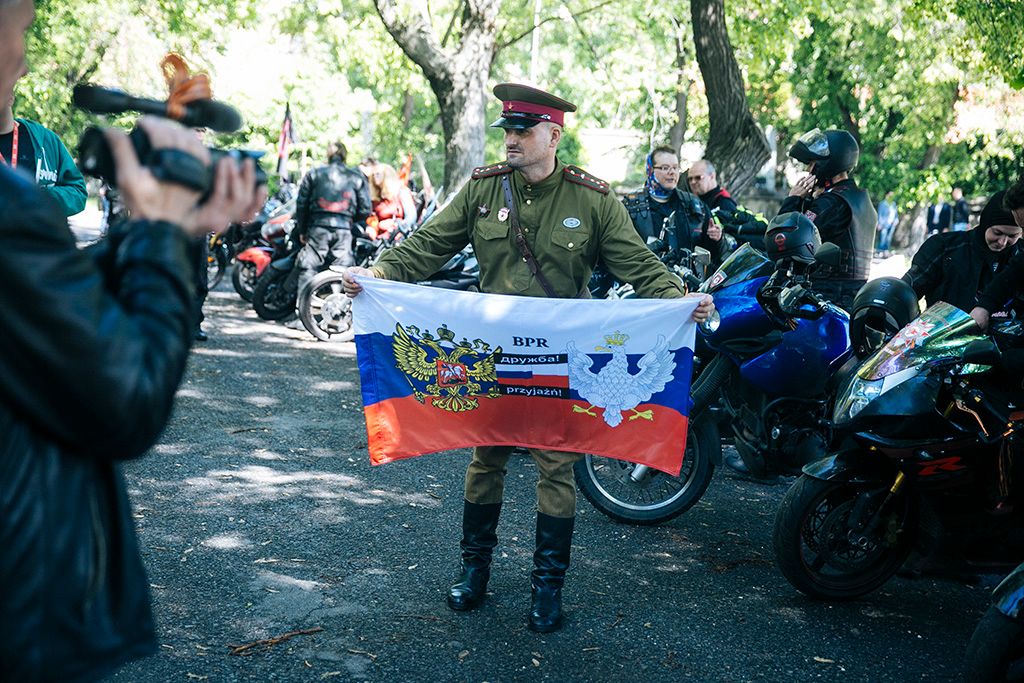 Fiumei úti Sírkertben, az Orosz  Éjszakai Farkasok-Motorosok koszorúzást tartottak  a II.világháborúban elesett szovjet katonák emlékművénél Fotó: Horváth Péterc Gyula
