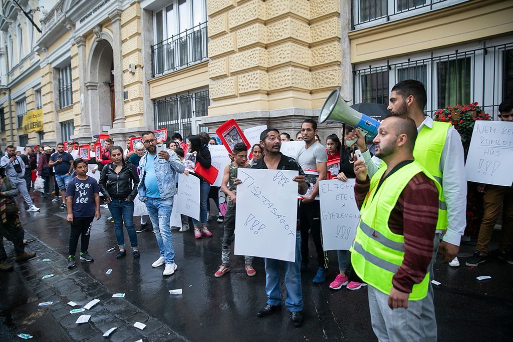 Pikó András polgármester ellen tüntetés 1-HPGy