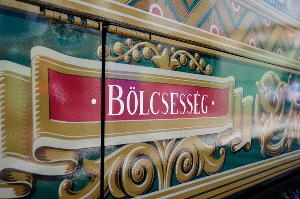 Augusztus 20. - Az egykori Aranyvonat újraépített Szent Jobb-