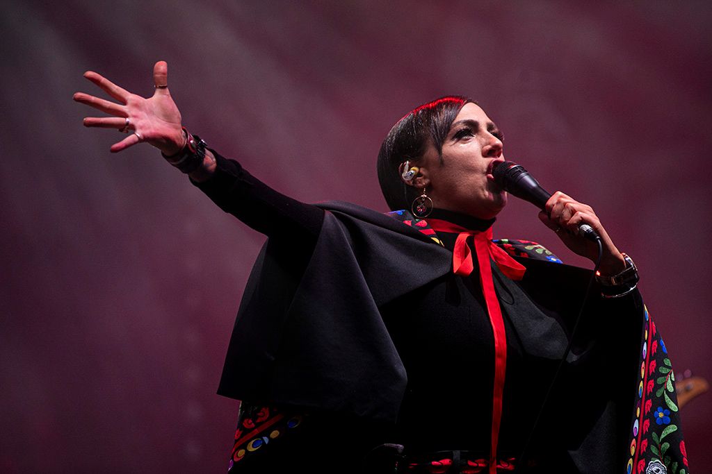 Ingyenes Ünnepi Koncert a Terror Háza Múzeum előtt Tóth Gabi koncert 3-HPGy