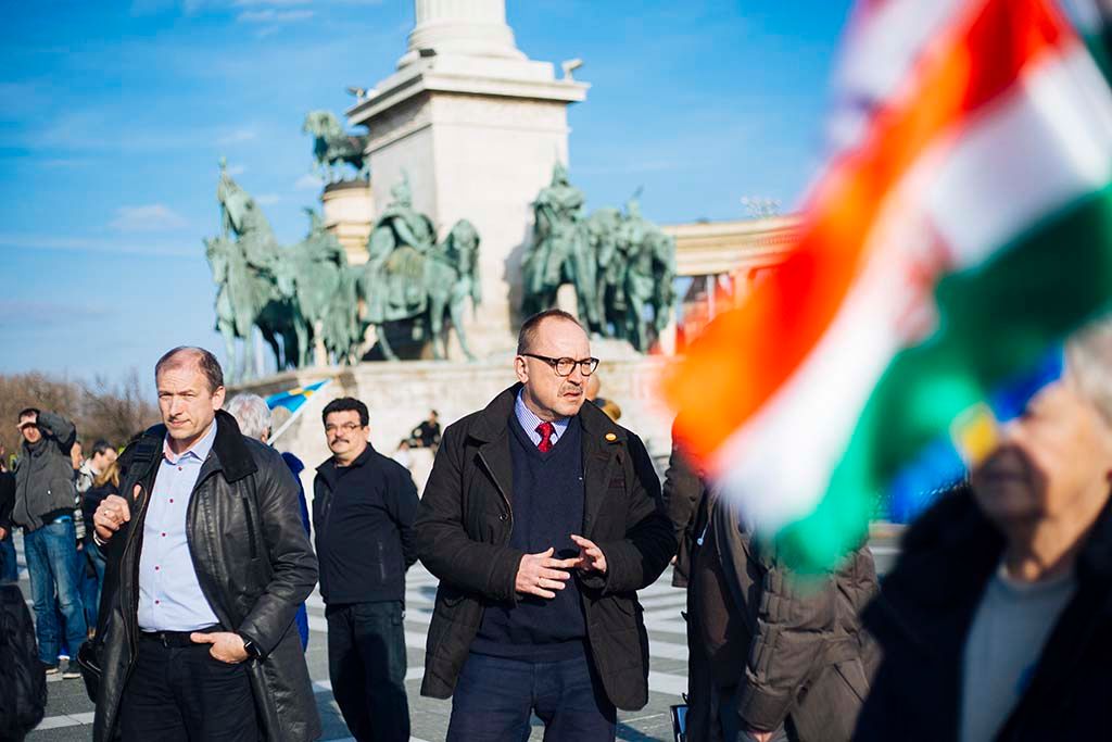A székely szabadság napja alkalmából tartottak megemlékezést és tüntetés a Hősök terén. Beszédet mondott Pánczél Károly, Schiffer András  és György-Mózes Árpád Fotó: Horváth Péter Gyula