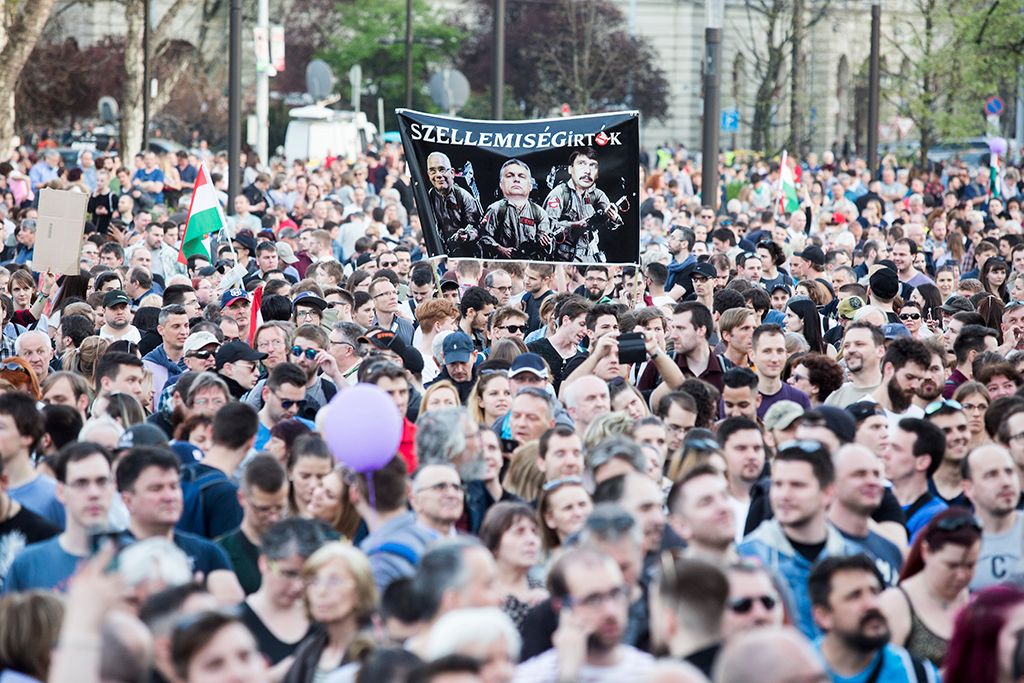 A Facebookon meghirdetett, ellenzéki pártok részvételével tartott demonstráció Budapesten Fotó: Horváth Péter Gyula