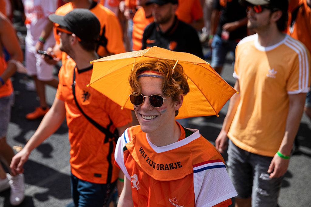 Bulival hangoltak a holland szurkolók az esti mérkőzésre 34-HPGy