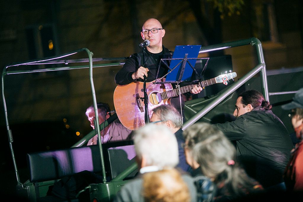Varga-Bíró Tamás zenész a Halhatatlanok napján Fotó: Horváth Péter Gyula