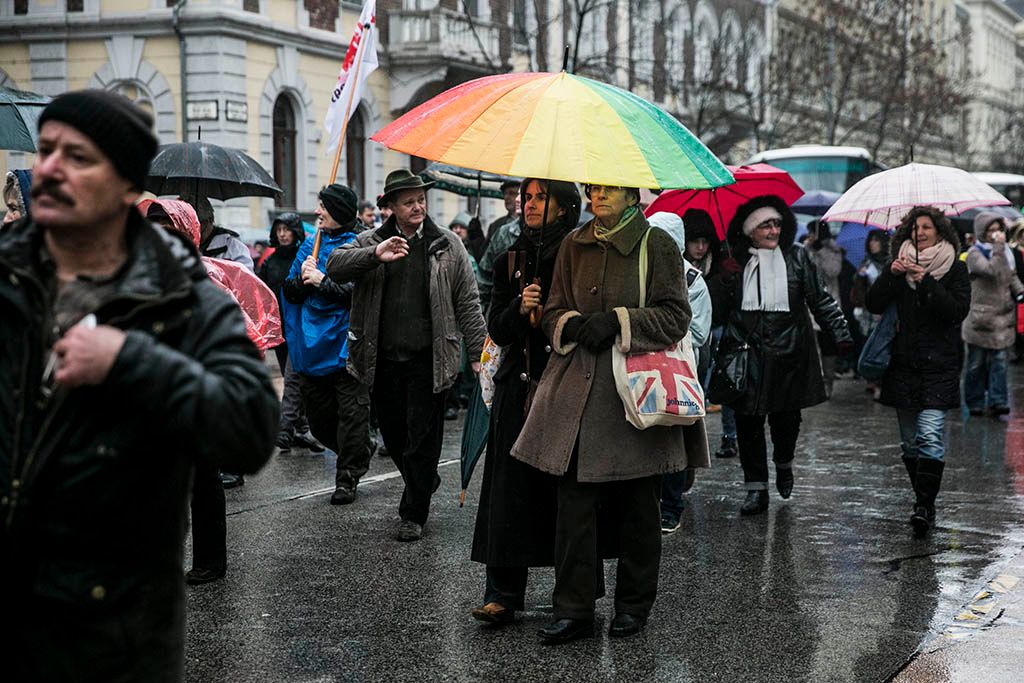 Parlament előtt tüntettek a tanárok 2016.02.13. foto:Horváth Péter Gyula