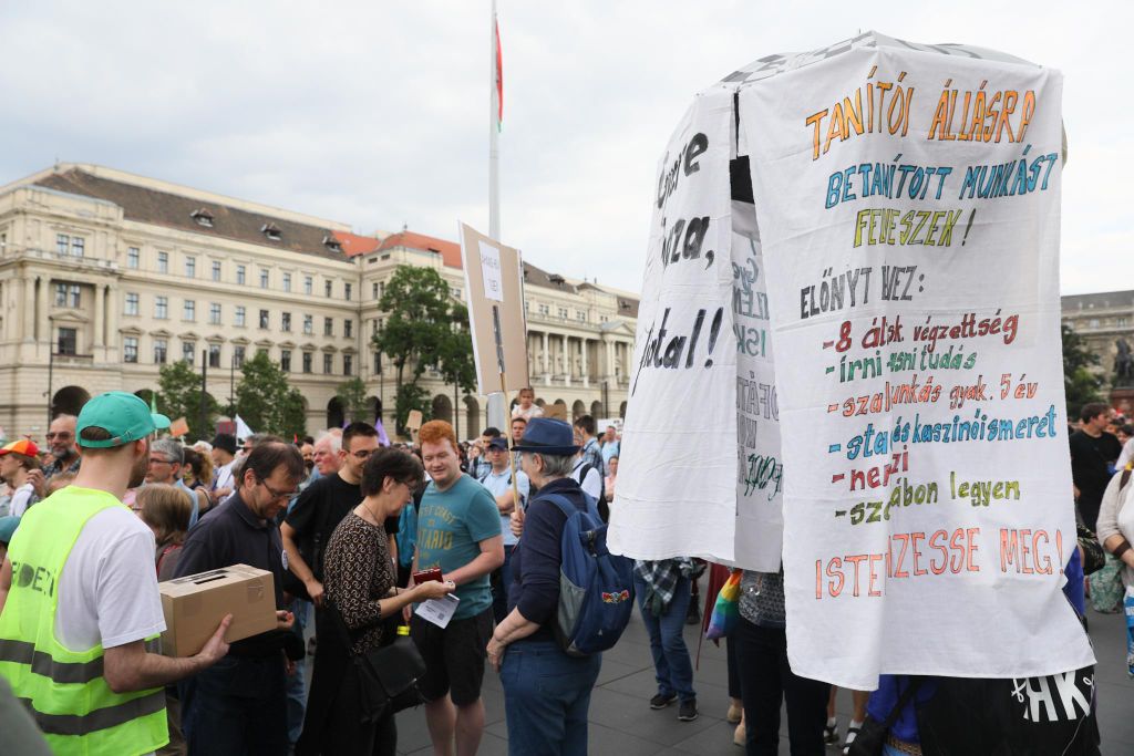20230616 Tanár-diák tüntetés a státusztörvény ellen // Hatlaczki Balázs