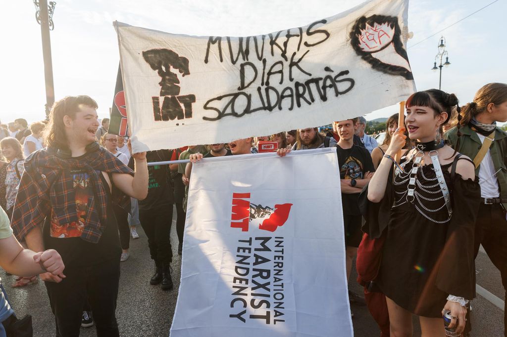20230915 -- Tanár-diák tüntetés, hídfoglalás // fotó: Hatlaczki Balázs