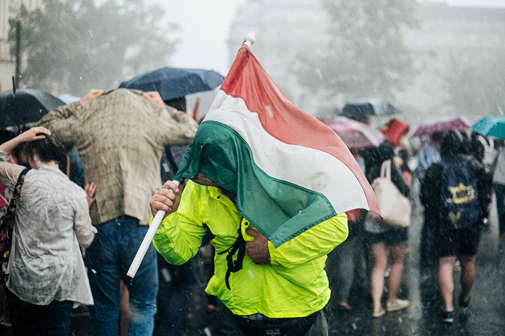 Résztvevők a 3.0 Mi vagyunk a többség - Tüntetés a demokráciáért! címmel meghirdetett demonstráción Budapesten, a Kossuth Lajos téren 2018. május 9-én. Fotó: Horváth Péter Gyula