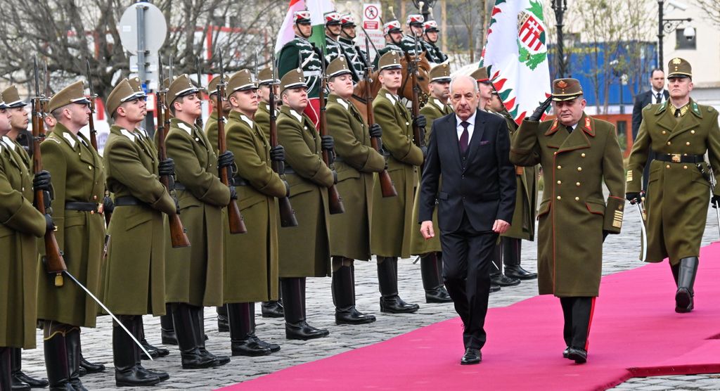 BÖRÖNDI Gábor; SULYOK Tamás