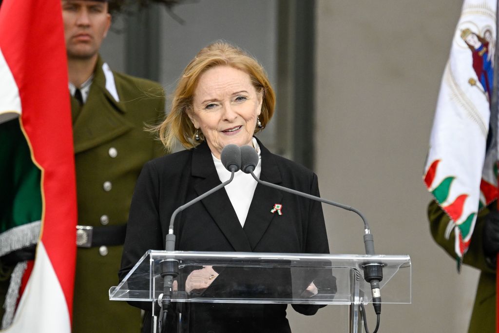 KUBIK Anna; SULYOK Tamás