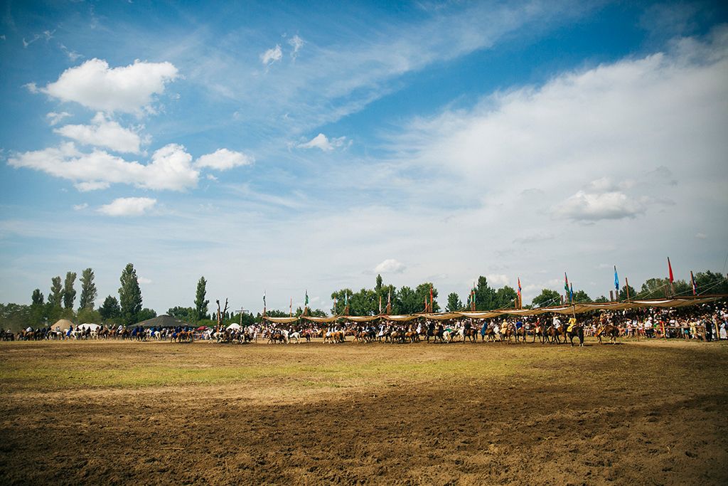 Magyar Törzsi Gyűlés ( Kurultáj ) Bugacon 2018. augusztus 10-én. Európa legnagyobb hagyományőrző rendezvényén csaknem négyszáz hagyományőrző csoport mutatkozik be augusztus 10-től 12-ig. Fotó: Horváth Péter Gyula