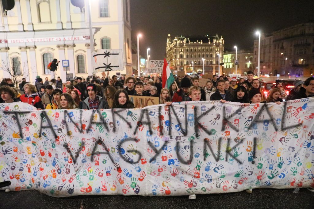 tüntetés, tanár, diak 20221118 -- fotó - Hatlaczki Balázs -- 8