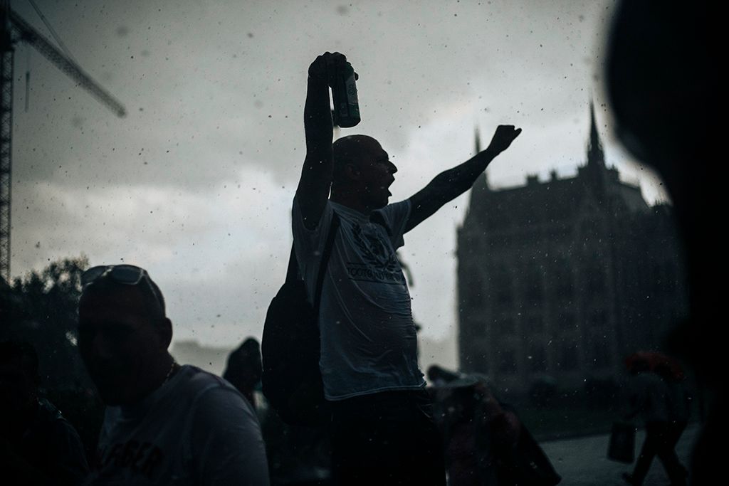 Résztvevők a 3.0 Mi vagyunk a többség - Tüntetés a demokráciáért! címmel meghirdetett demonstráción Budapesten, a Kossuth Lajos téren 2018. május 9-én. Fotó: Horváth Péter Gyula