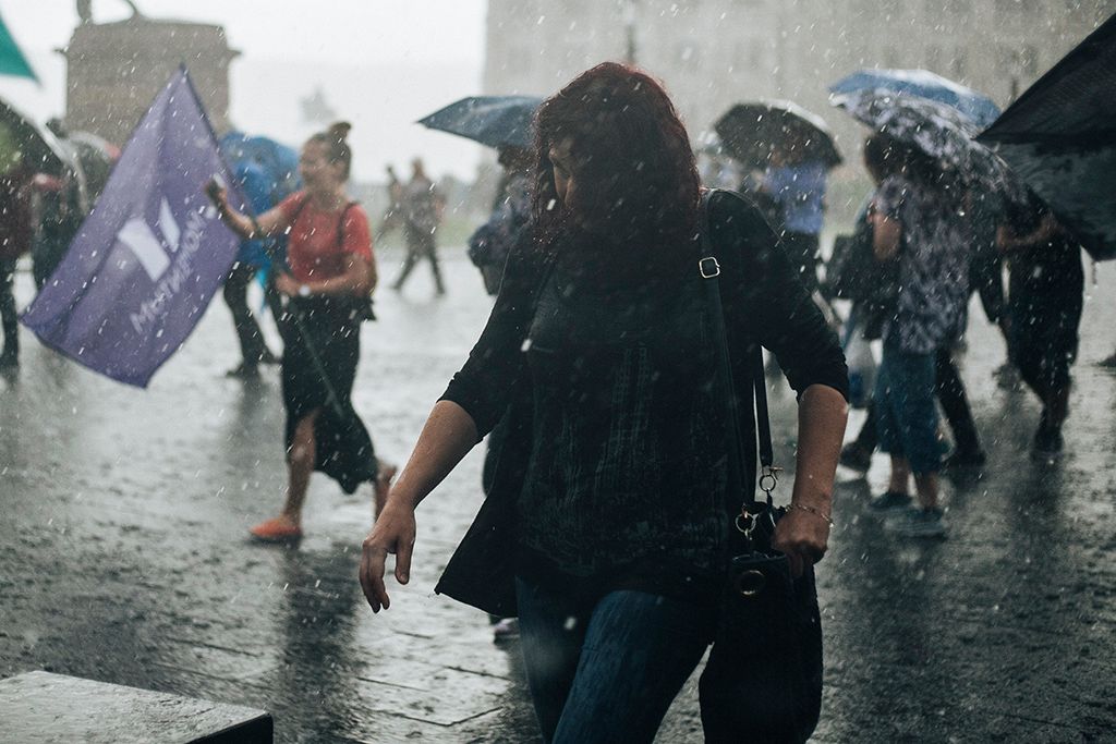 Résztvevők a 3.0 Mi vagyunk a többség - Tüntetés a demokráciáért! címmel meghirdetett demonstráción Budapesten, a Kossuth Lajos téren 2018. május 9-én. Fotó: Horváth Péter Gyula