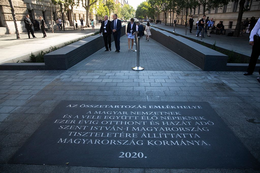 Az Összetartozás emlékhelyének átadása 11-HPGy