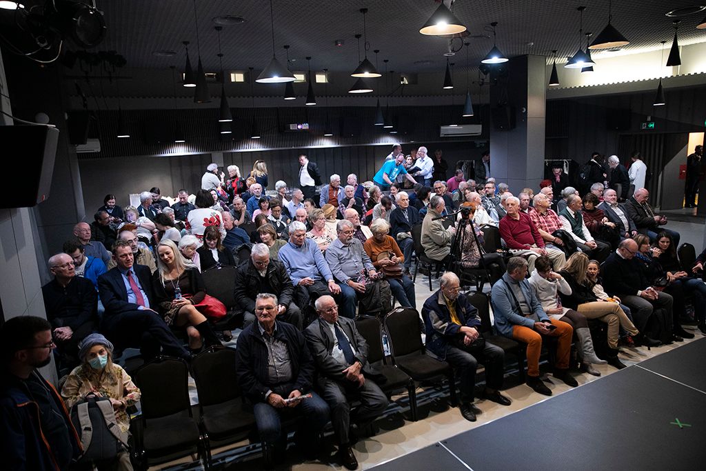 Az Öreg Filmbemutató 5-HPGy
