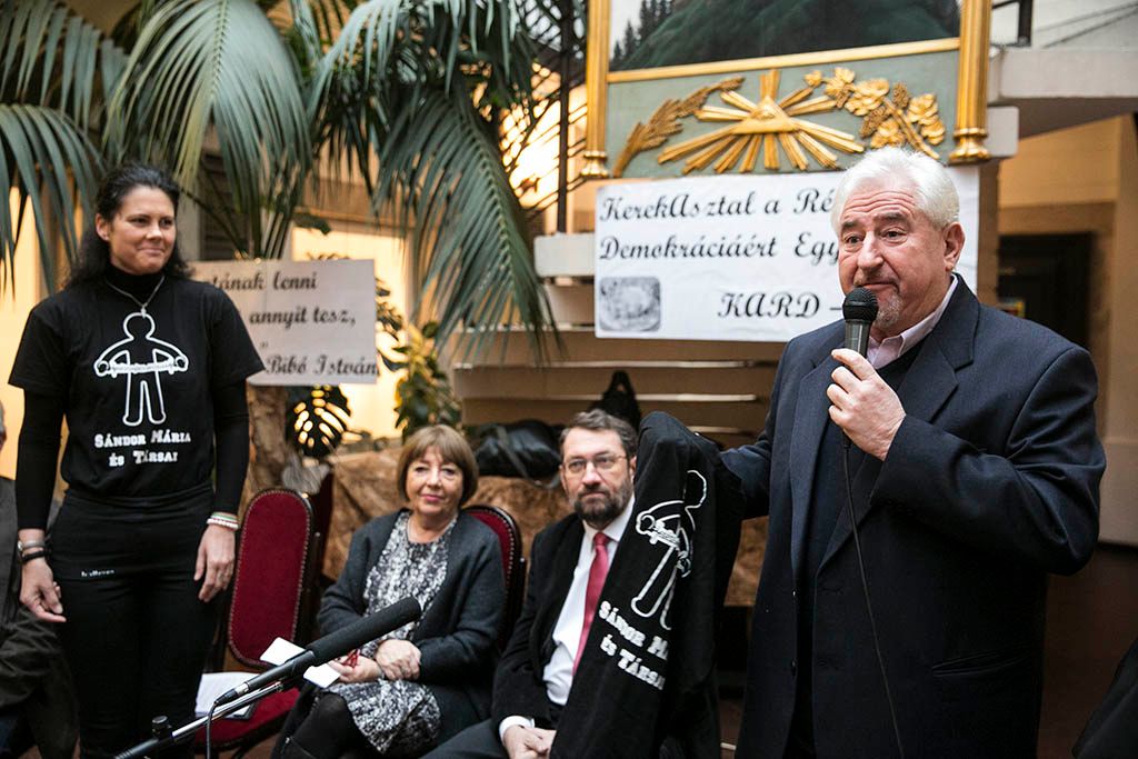 Kerekasztal a Részvételi Demokráciáért egyesület konferencia Magyar György Sándor Mária középen Rangos Katalin és Komáromi Zoltán