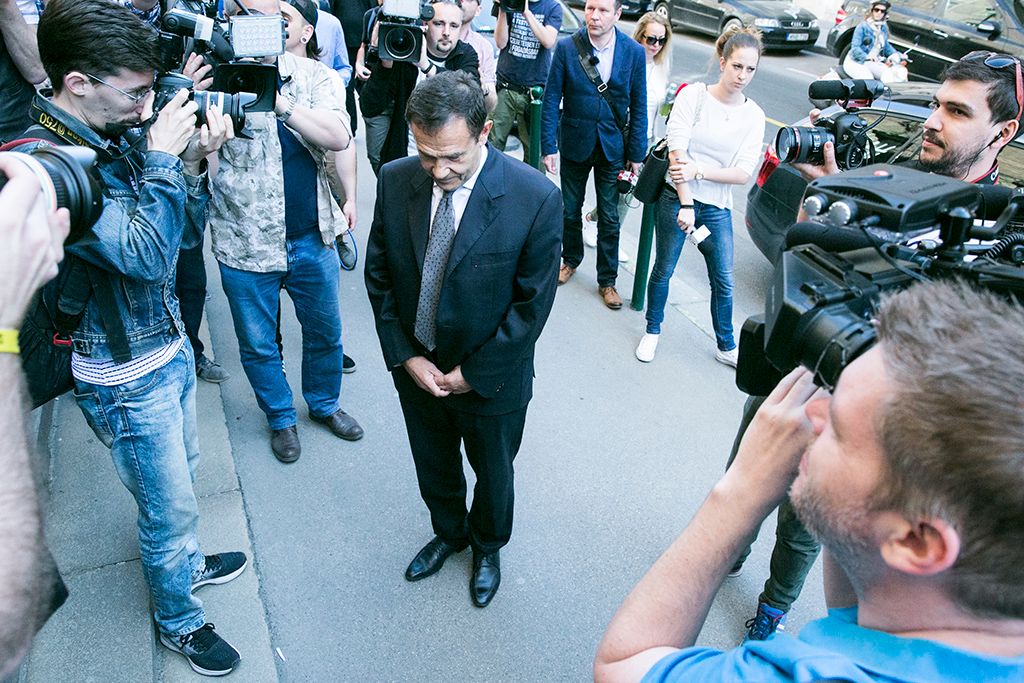 Gyárfás Tamás volt úszószövetségi elnök, médiavállalkozó tárgyalásán a Budai Központi Kerületi Bíróságon 2018. április 20-án. A bíróság lakhelyelhagyási tilalmat rendelt el a Fenyő János médiavállalkozó meggyilkolásának ügyében felbujtóként meggyanúsított Gyárfás ellen. Fotó: Horváth Péter Gyula