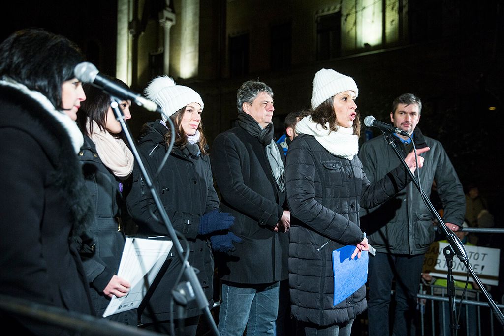 Budapest, 2019. január 23. Résztvevők az Ismeretlen tettesek tüntetése címmel meghirdetett ellenzéki demonstráción Budapesten, a Legfőbb Ügyészség épületénél 2019. január 23-án. Fotó: Horváth Péter Gyula