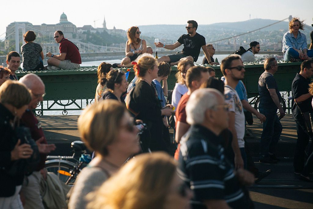 Nem maradunk csendben és az Oktatási Szabadságot Facebook-csoport Nem adjuk a jövőnk, itt maradunk! címmel megrendezett kormányellenes tüntetés Fotó: Horváth Péter Gyula