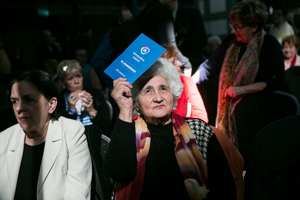 Gyurcsány Ferenc, a Demokratikus Koalíció elnöke, volt szocialista miniszterelnök beszédet mond a párt tisztújító kongresszusán a fővárosi Millenárison 2017. március 4-én.Fotó: Horváth Péter Gyula