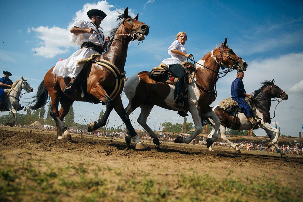 Magyar Törzsi Gyűlés ( Kurultáj ) Bugacon 2018. augusztus 10-én. Európa legnagyobb hagyományőrző rendezvényén csaknem négyszáz hagyományőrző csoport mutatkozik be augusztus 10-től 12-ig. Fotó: Horváth Péter Gyula