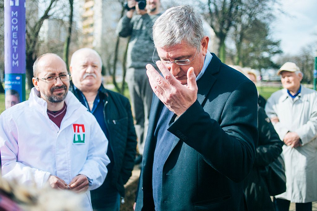 Gyurcsány Ferenc, a Demokratikus Koalíció elnöke, "Orbánnal nincs alku" elnevezésű választási kampány keretében országjárása huszonötödik állomásaként Csepelre látogatott,ahol utcafórumot tartott. Fotó: Horváth Péter Gyula