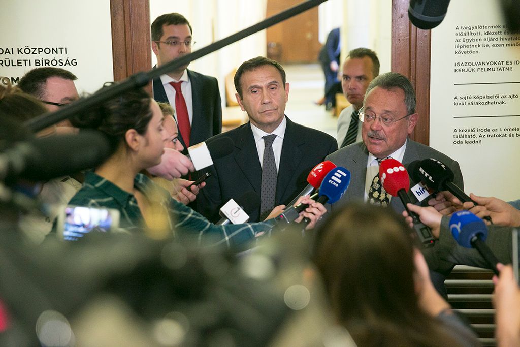 Gyárfás Tamás volt úszószövetségi elnök, médiavállalkozó tárgyalásán a Budai Központi Kerületi Bíróságon 2018. április 20-án. A bíróság lakhelyelhagyási tilalmat rendelt el a Fenyő János médiavállalkozó meggyilkolásának ügyében felbujtóként meggyanúsított Gyárfás ellen. Fotó: Horváth Péter Gyula