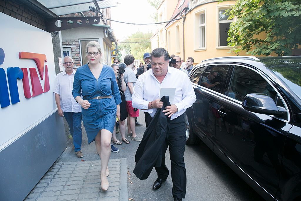 Nyerges Zsolt megérkezik a Hír TV épületéhez Fotó: Horváth Péter Gyula