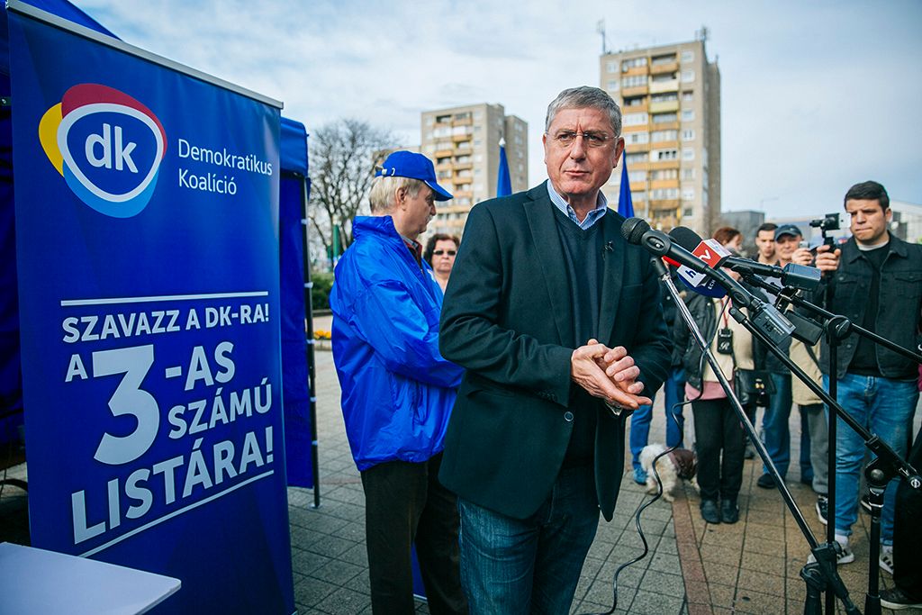 Gyurcsány Ferenc, a Demokratikus Koalíció elnöke, "Orbánnal nincs alku" elnevezésű választási kampány keretében országjárása huszonötödik állomásaként Csepelre látogatott,ahol utcafórumot tartott. Fotó: Horváth Péter Gyula