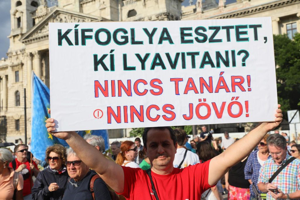 20230616 Tanár-diák tüntetés a státusztörvény ellen // Hatlaczki Balázs