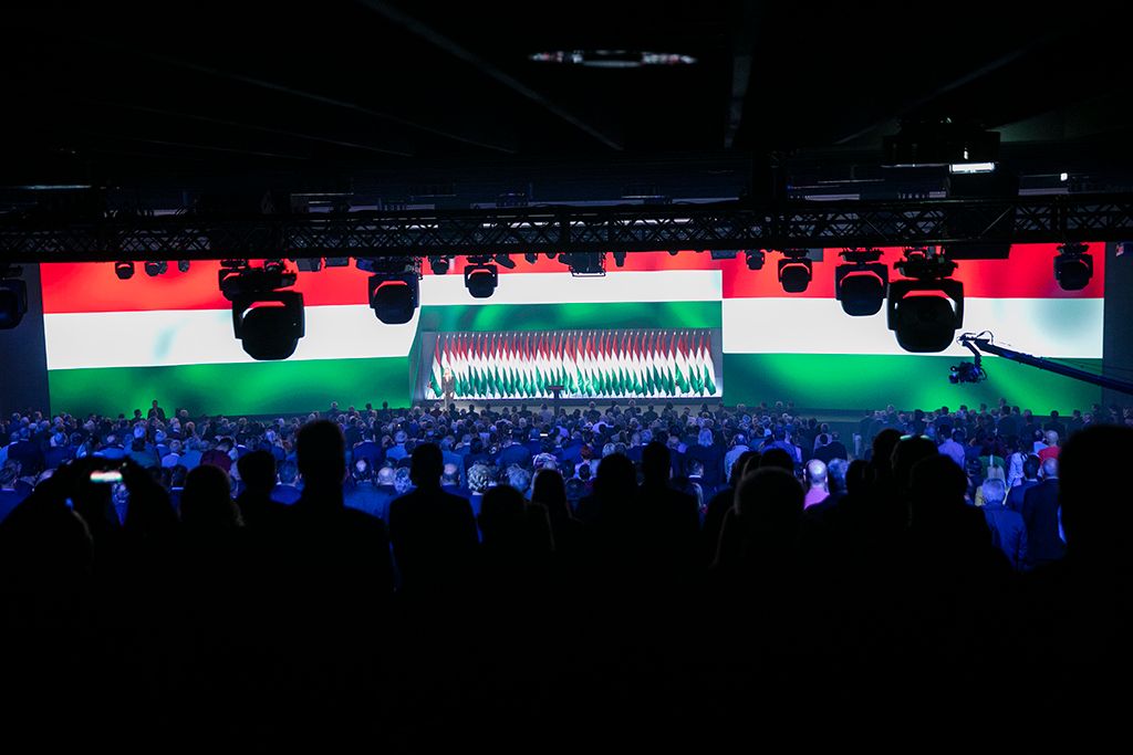 Fényjáték a Fidesz 29. tisztújító kongresszusán Budapesten, a Hungexpón Fotó: Horváth Péter Gyula