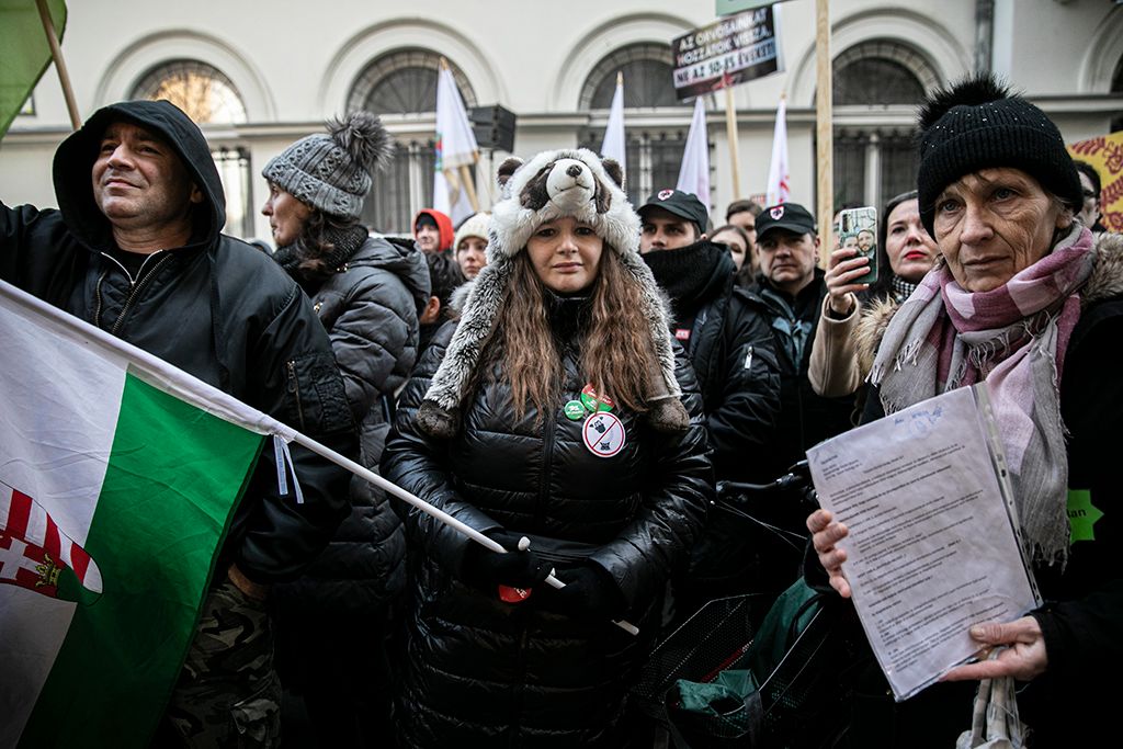 Tüntettek az oltásellenesek-utcán a Mi Hazánk 13-HPGy