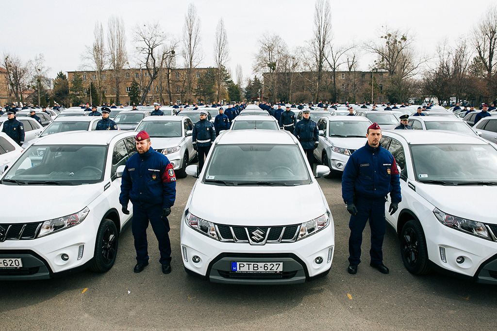 Pintér Sándor belügyminiszter a rendőrség új szolgálati autóinak átadásán a Készenléti Rendőrség központi objektumában 2018. március 23-án.Fotó: Horváth Péter Gyula