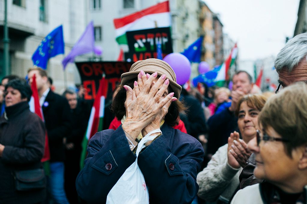 A Közös ellenzéki tüntetés a szabadságért, a korrupció ellen! címmel szervezett demonstráció résztvevői a II. kerületi Bem téren az 1956-os forradalom és szabadságharc kitörésének 62. évfordulóján, 2018. október 23-án.  Fotó: Horváth Péter Gyula