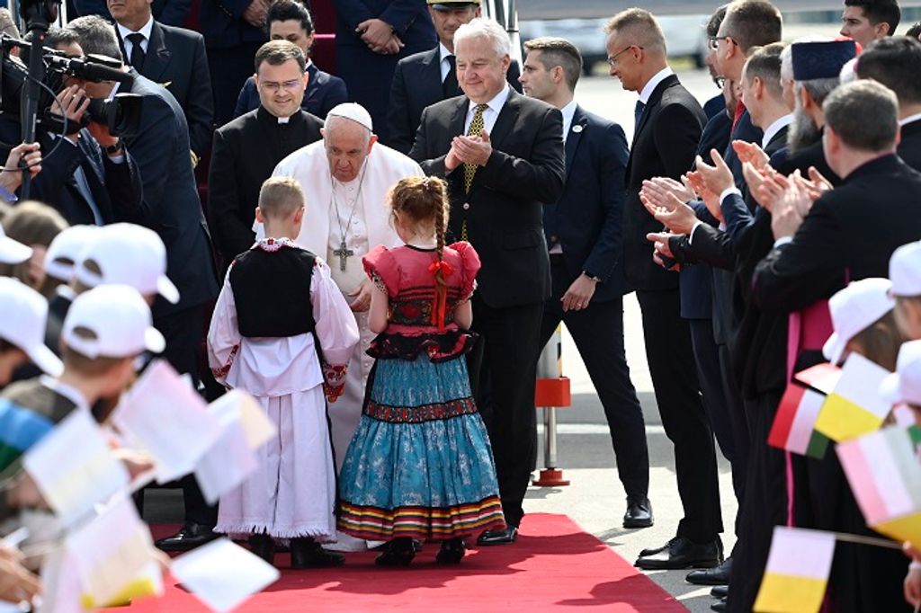 SZIJJÁRTÓ Péter; SEMJÉN Zsolt; FERENC pápa