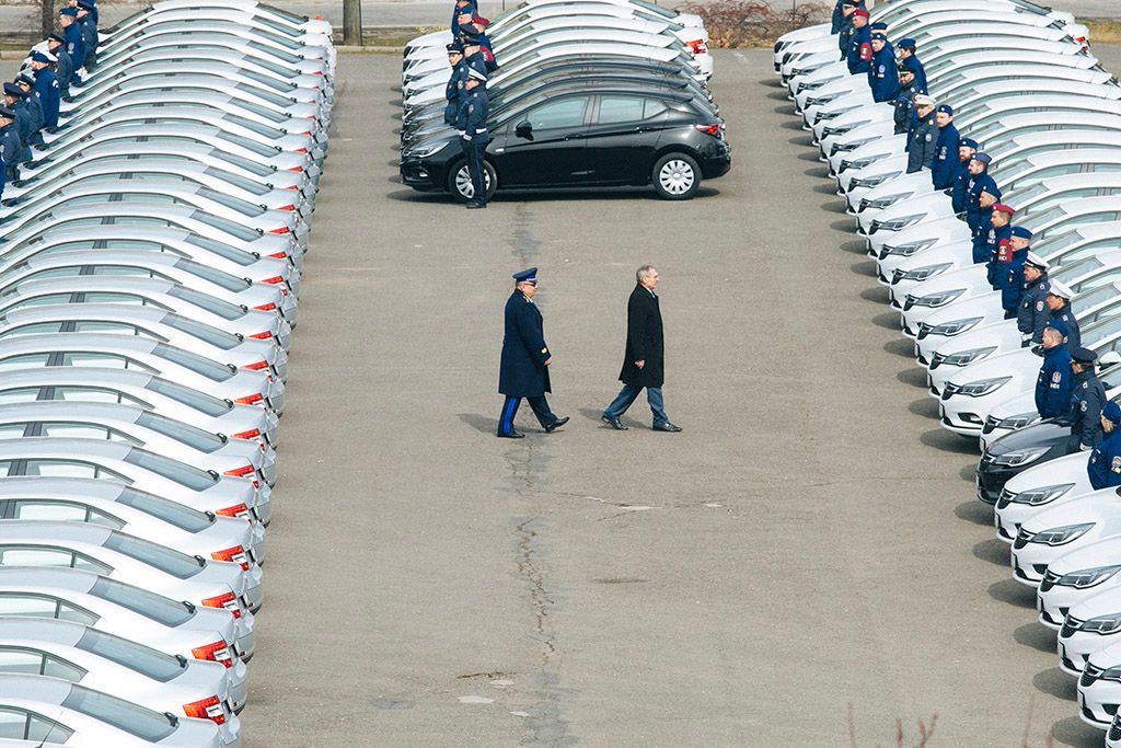 Pintér Sándor belügyminiszter a rendőrség új szolgálati autóinak átadásán a Készenléti Rendőrség központi objektumában 2018. március 23-án.Fotó: Horváth Péter Gyula